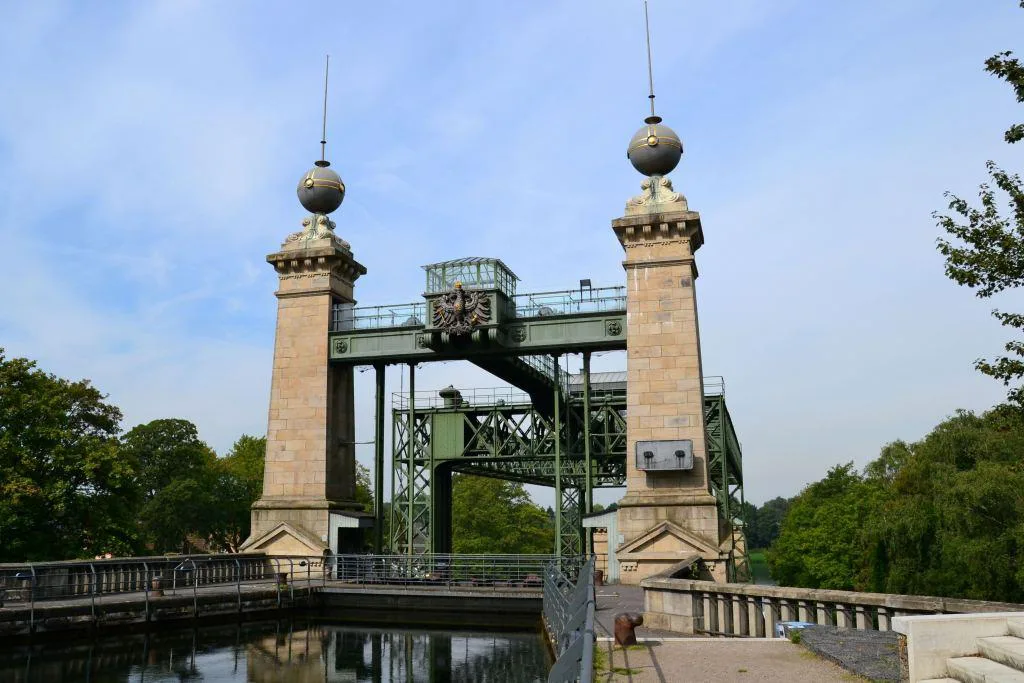 والتروپ: آسانسور کشتی هنریکنبورگ (Schiffshebewerk Henrichenburg)